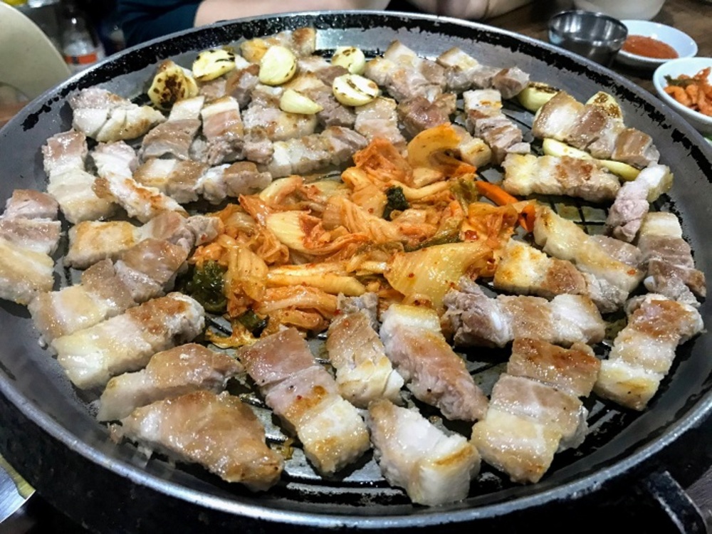韓国料理会