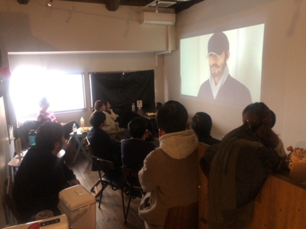 イベントスペースで映画見ましょ!