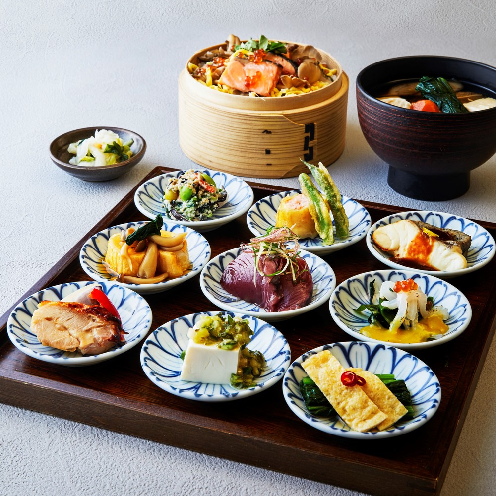 10/21(水) 12時 40代50代メイン 友達作りランチ会 有楽町のデザイナーズダイニングで