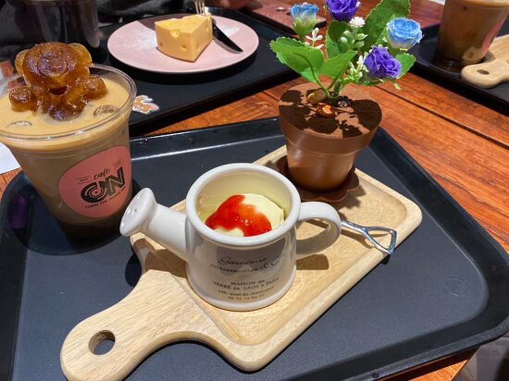 【新大久保で夜カフェ!】仕事終わりに旅行気分が味わえるカフェにいこう〜!