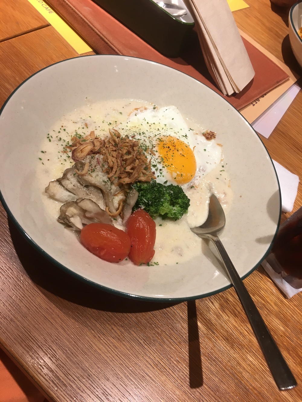 カフェランチで友達作ろ!♪