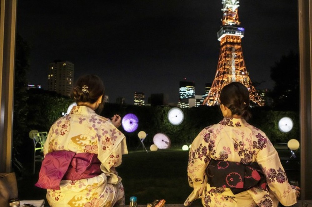 「浴衣&東京タワー&ナイトピクニック!私服でも参加オッケー。雨天の場合は東京タワー内でお茶会にします」