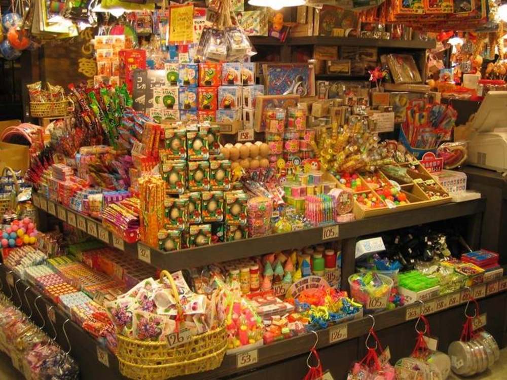 「昔ながらの駄菓子を食べよう!の会」